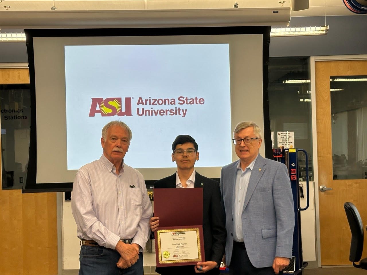 EduShelf pitch at ASU FSE 301 Demo Day